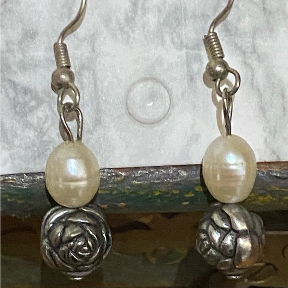 PEARL THEME BULK SAVE : Great Buy of Mixed Vintage Jewellery - Picture 6 of 12